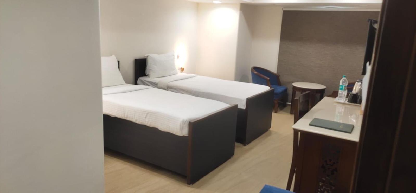 מומביי Hotel Sai Inn מראה חיצוני תמונה