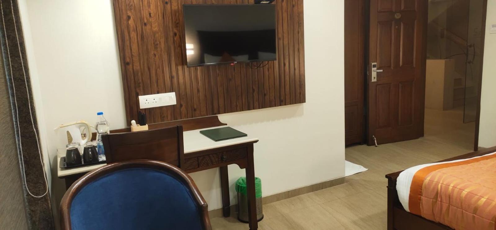 מומביי Hotel Sai Inn מראה חיצוני תמונה